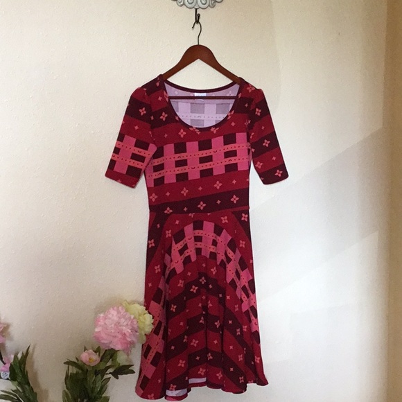 LuLaRoe Dresses & Skirts - LULAROE Nicole Dress Sz M